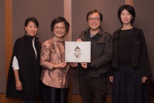 台灣第一個文化創投贊助獎項「銅鐘藝術賞」由藝術家許家維榮獲